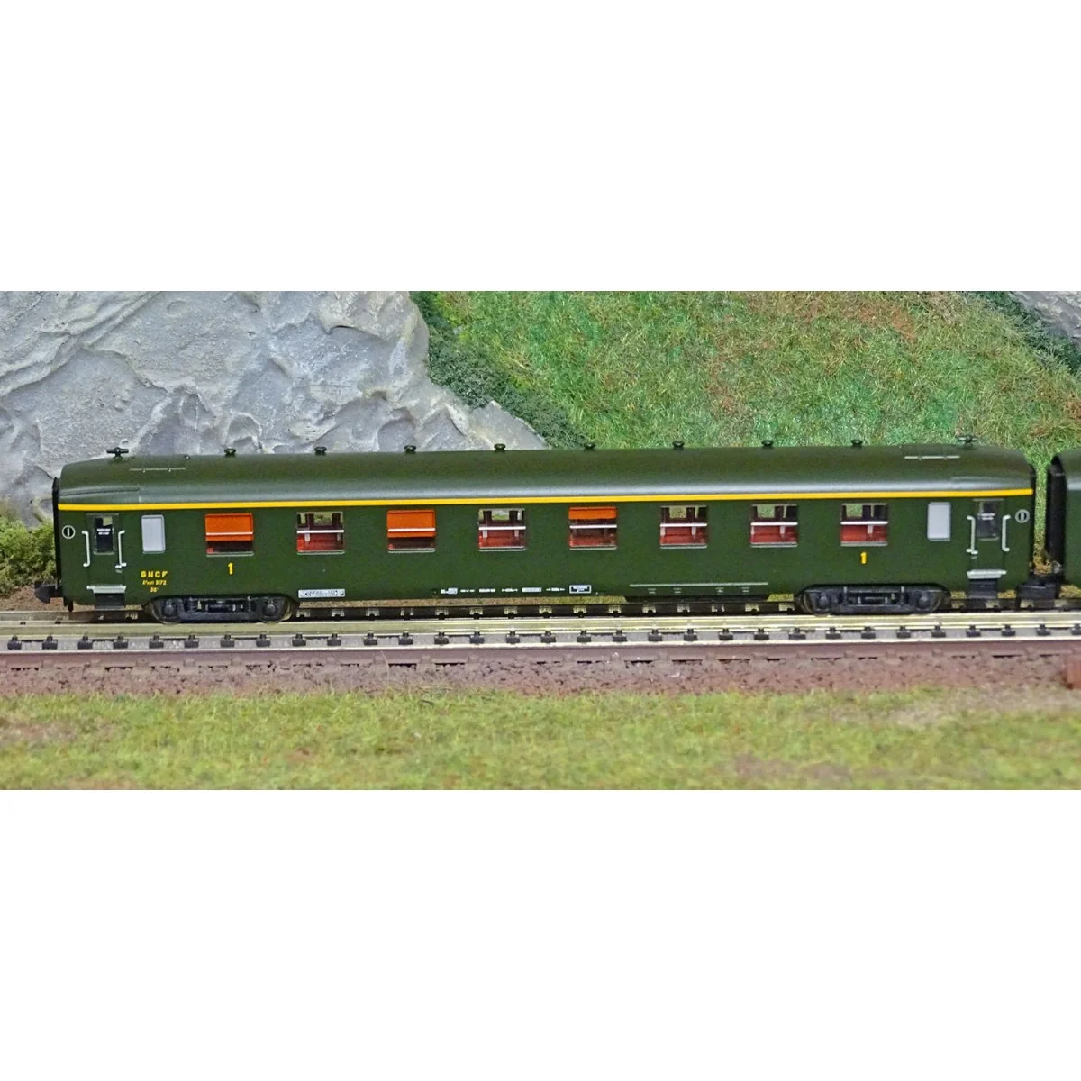 REE Modeles NW282 Set of 2 DEV AO passenger cars, SNCF, A8 and B10,...