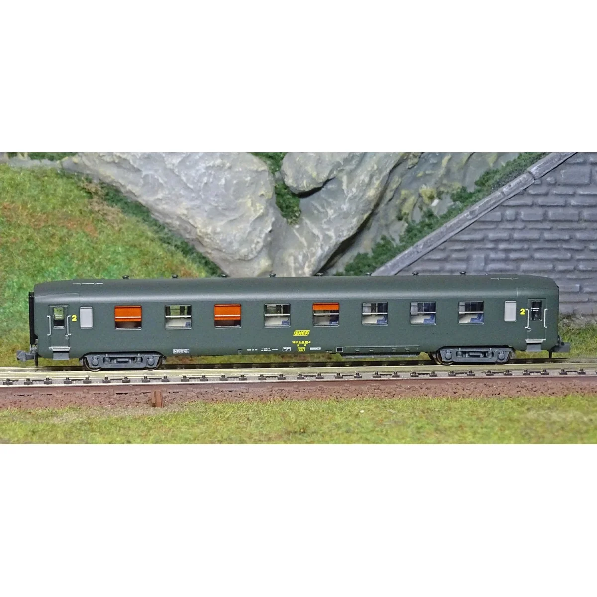 REE Modeles NW284 DEV AO passenger car, SNCF, B10 ex-A3B5, yellow f...