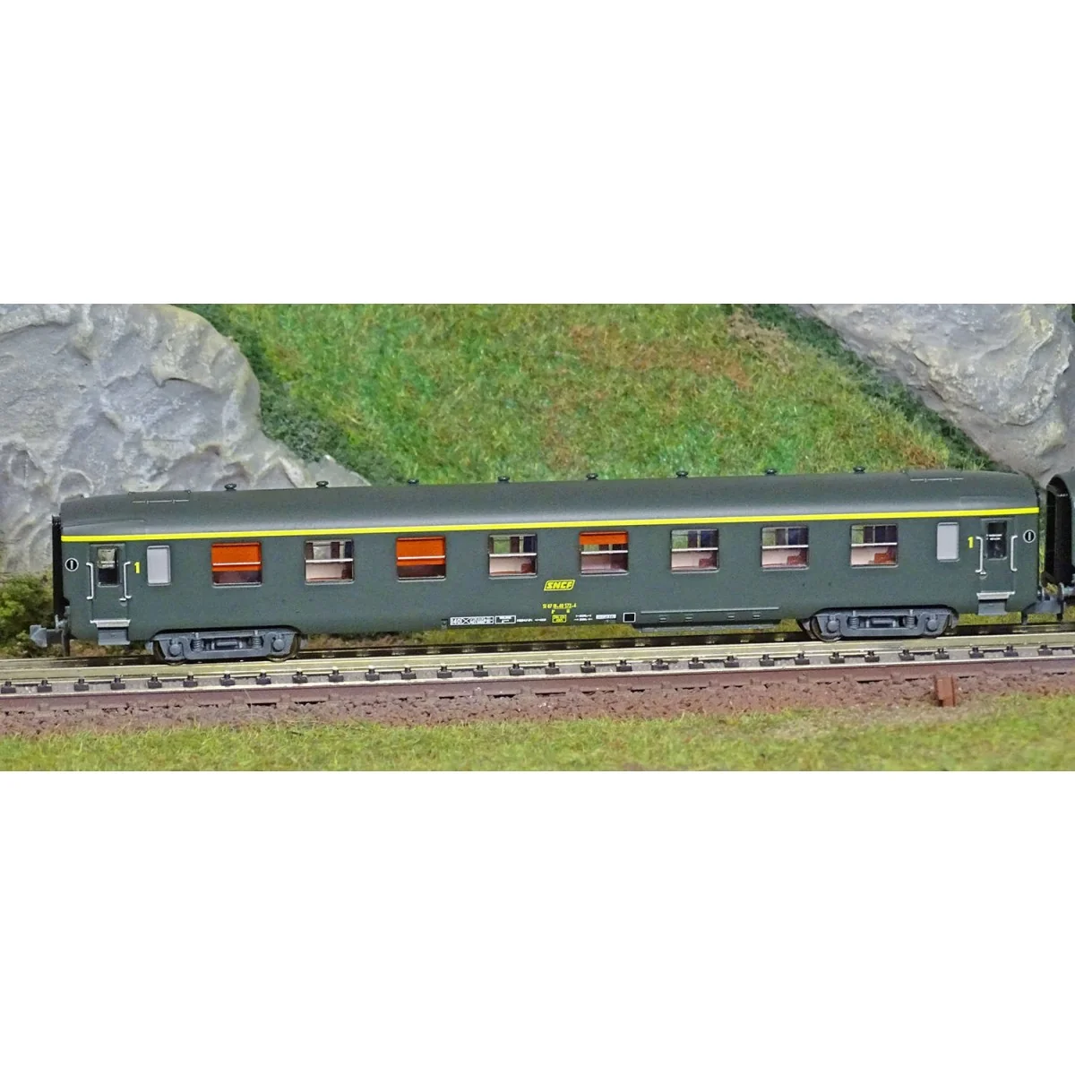 REE Modeles NW286 Set de 2 voitures voyageurs DEV AO, SNCF, A8 et B10, logo jaune encadré, ep.IV, N - 1/160 Ree Modeles NW-286 -