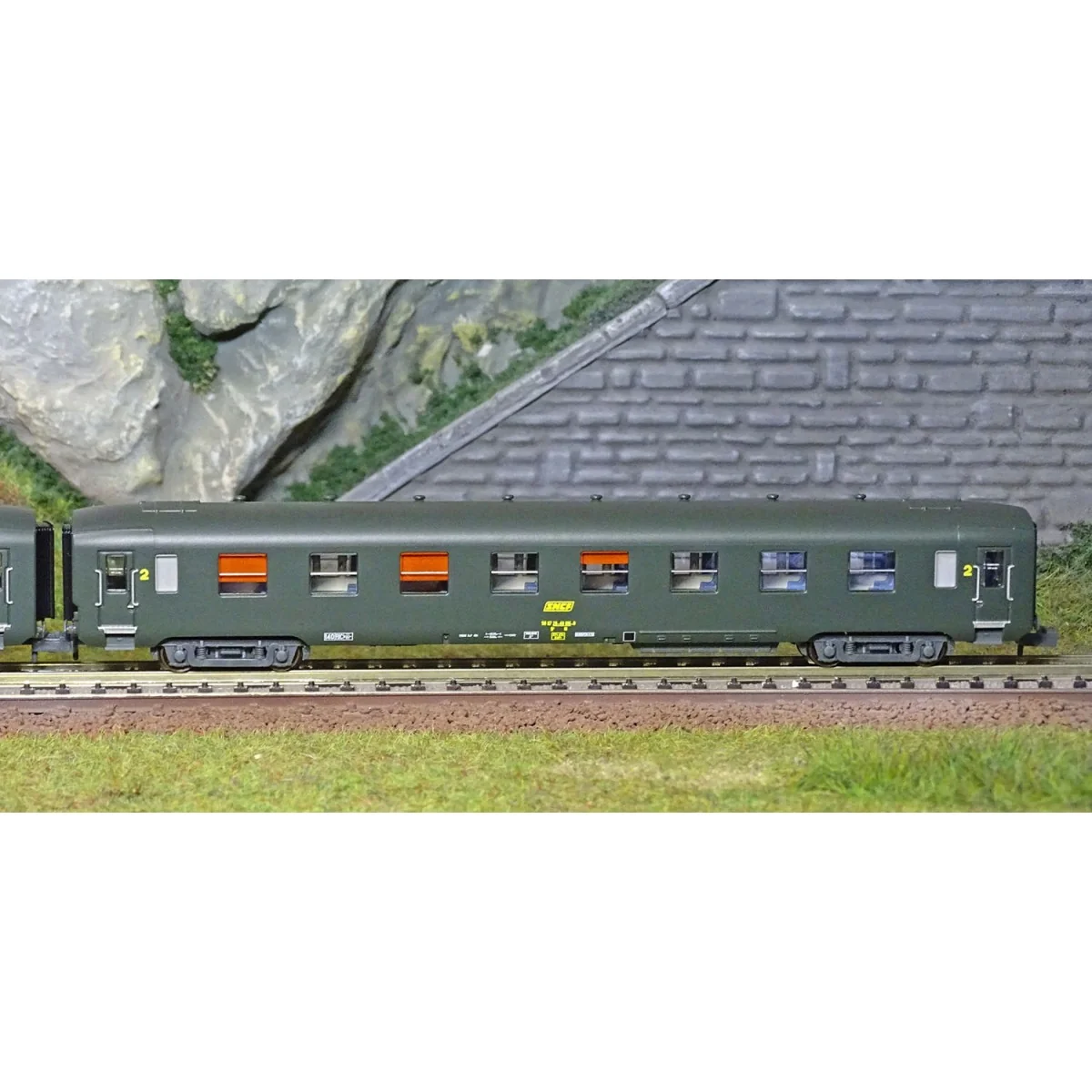 REE Modeles NW287 Set de 2 voitures voyageurs DEV AO, SNCF, B8 ex-A3B5 et B10, logo jaune encadré, ep.IV, N - 1/160 Ree Modeles 