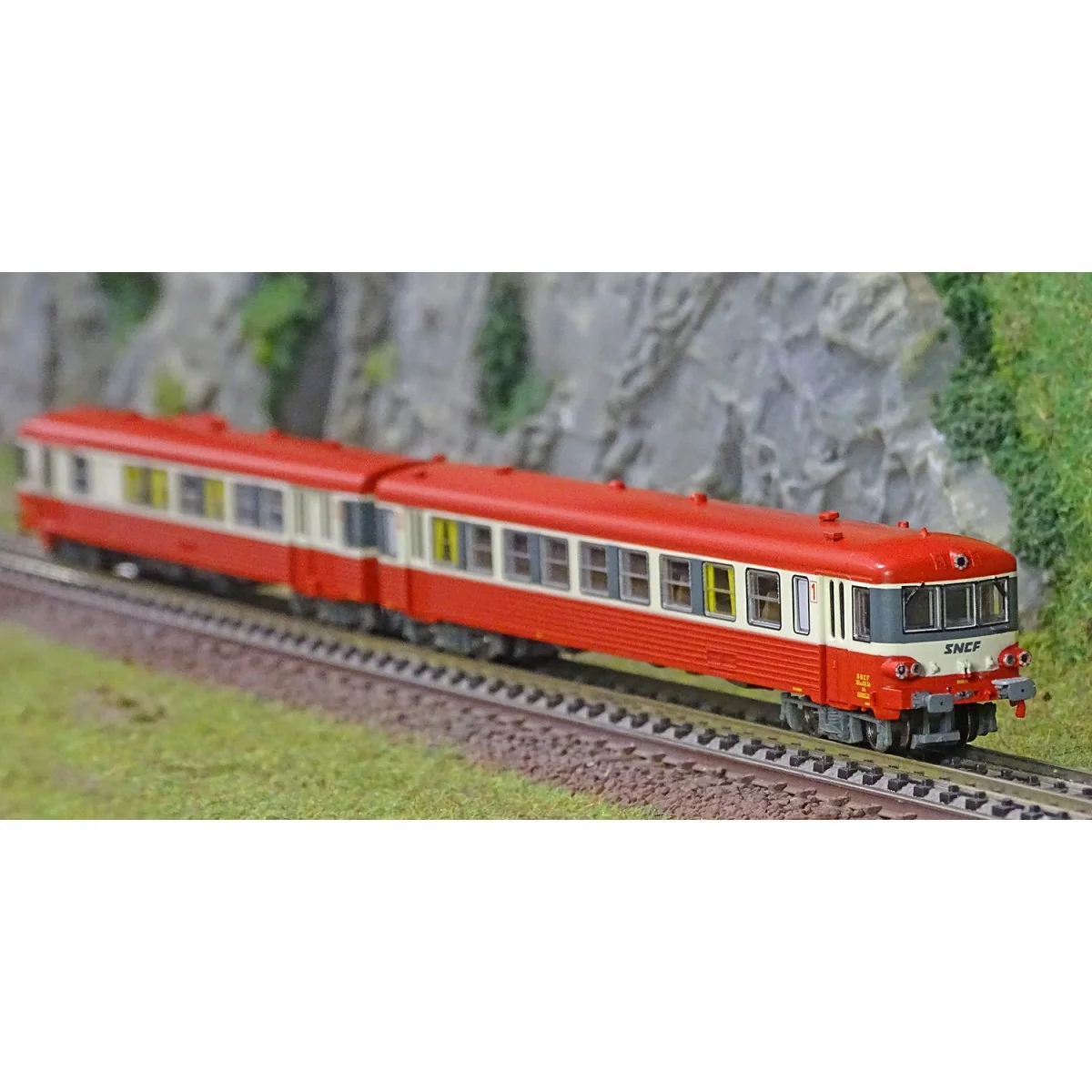 REE Modeles NW197 EAD X-4552 Railcar + XR-8334 Trailer, red roof, 3...