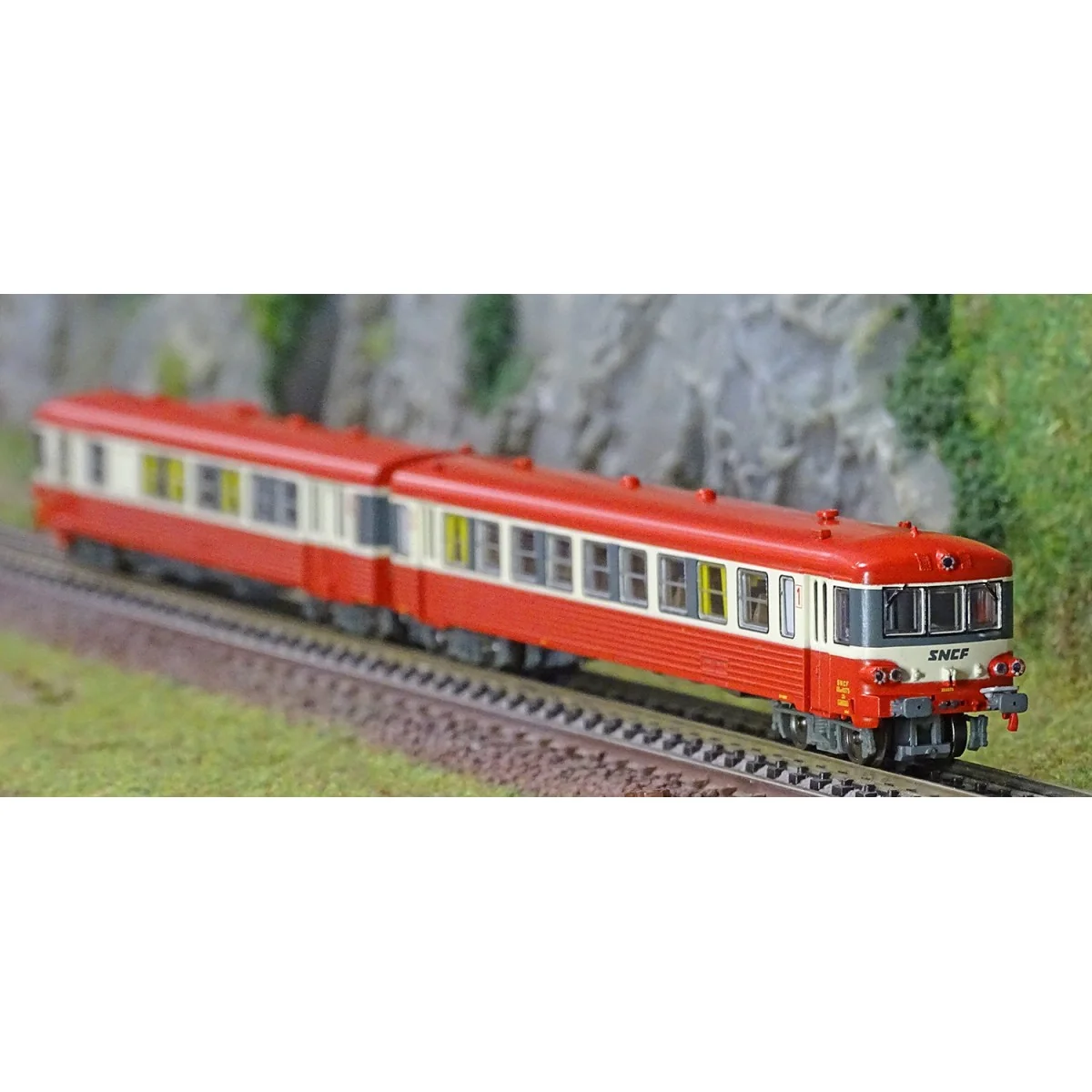 REE Modeles NW198 EAD X-4584 Railcar + XR-8375 Trailer, red roof, 3...
