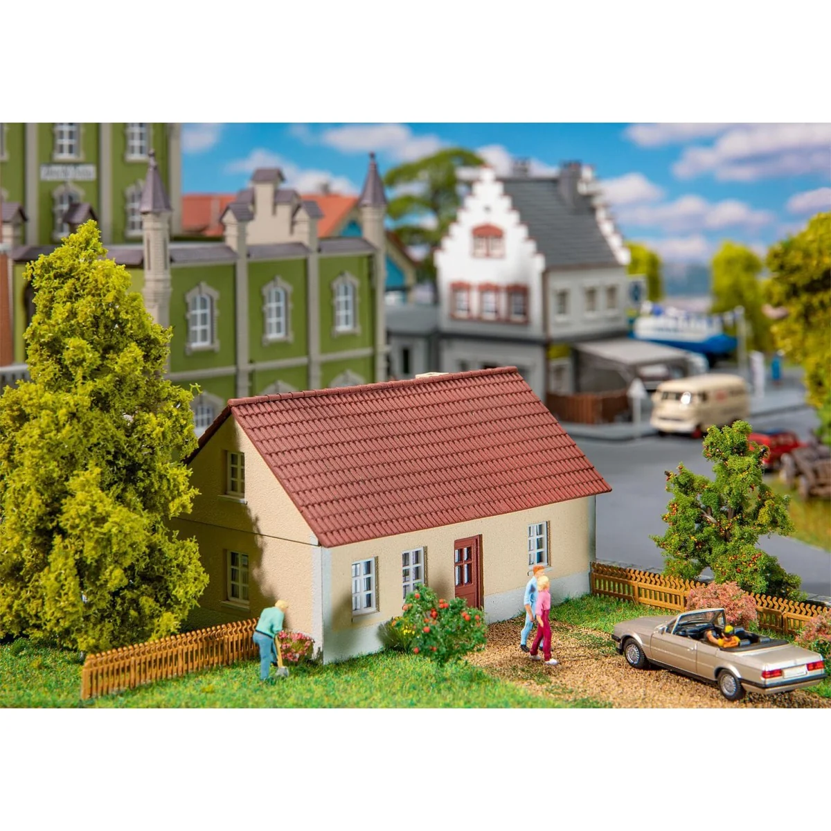 Faller 130683 Model Kit, Sylt Thatched House - Faller_130683