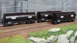 Ree modeles WB662 Set de 3 wagons citerne FAUVET-GIREL, bogies Y 23, MOBIL Ree Modeles WB-662 - 1