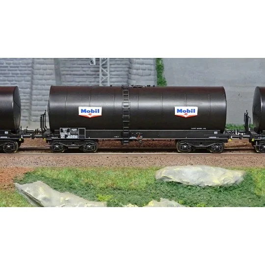 WB-662-Ree Models WB662 Set of 3 Fauvet-Girel tank wagons, Y 23 bogies, MOBIL