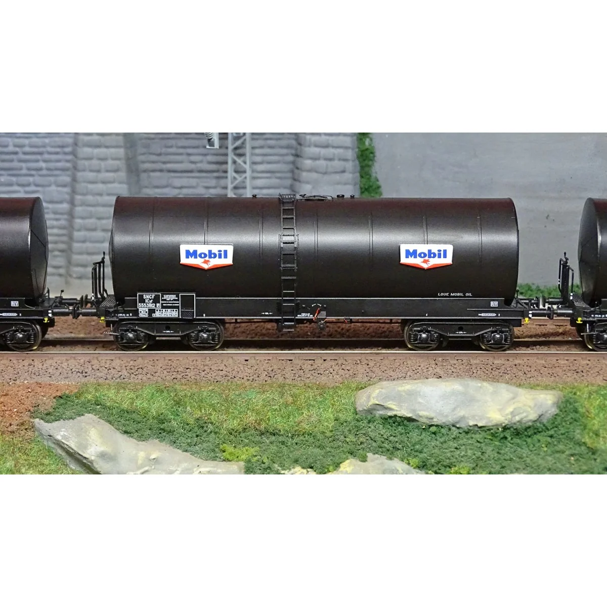 Ree modeles WB662 Set de 3 wagons citerne FAUVET-GIREL, bogies Y 23, MOBIL Ree Modeles WB-662 - 3