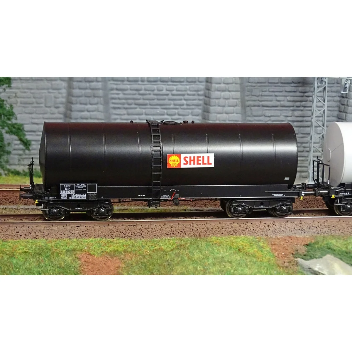 Ree modeles WB663 Set de 3 wagons citerne FAUVET-GIREL, bogies Y 23, SHELL Ree Modeles WB-663 - 2
