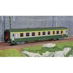 Ree Modeles VB305 UIC A9 passenger car, green 302/grey 804, Carmill...