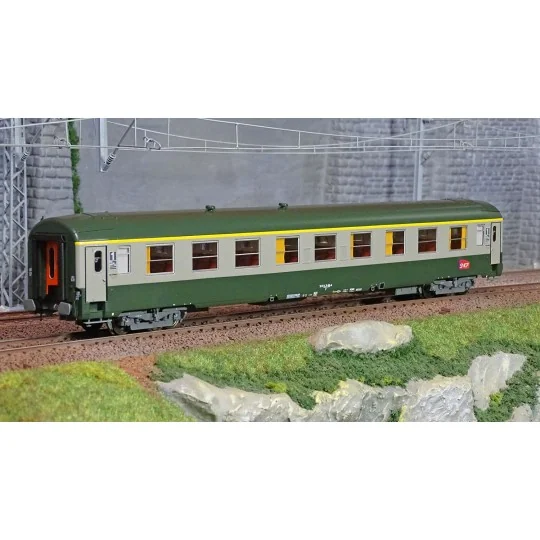 VB-305-Ree Modeles VB305 Voiture voyageurs UIC A9, vert 302/gris 804, logo carmillon, SNCF
