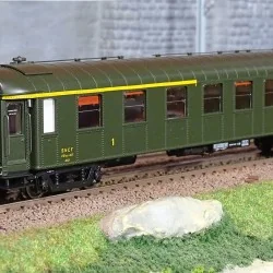 Ree Modeles VB385 Voiture voyageurs OCEM RA Courte, SNCF, A3B5 ex-Midi Toit Vert, ep. III Ree Modeles VB-385 - 1