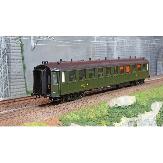 VB-368-Ree Modeles VB368 Bacalan 3rd class coach C11myfi, SNCF, black roof, ladders