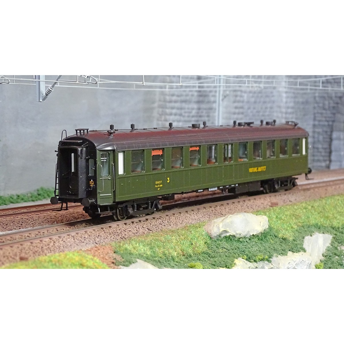 Ree Modeles VB370 Bacalan Buffet C4s coach, SNCF, black roof, ladde...