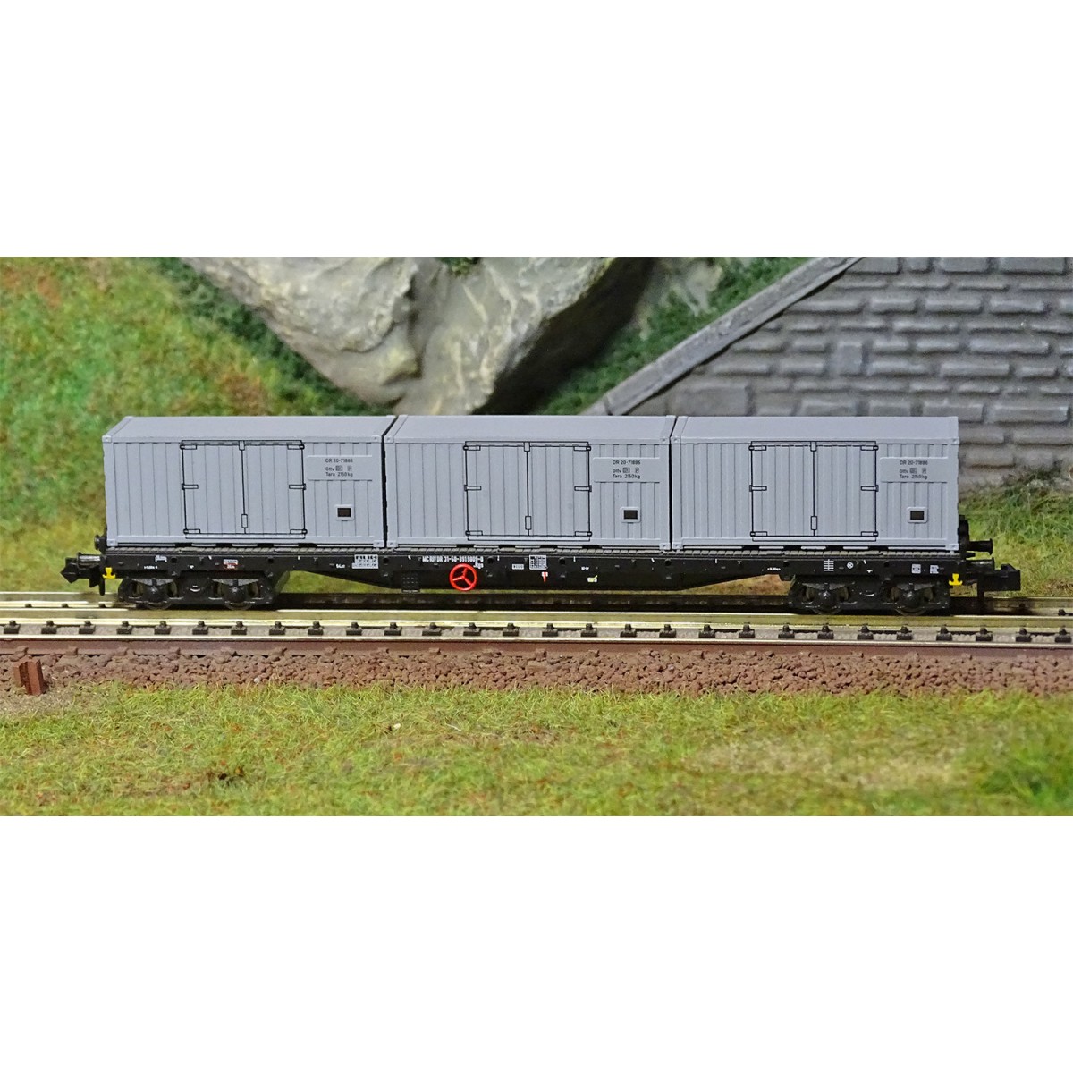 MiniTrix 18431 Bogie flat wagons type Rgs 3910, DR, scale N - Trix_...