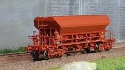 Ree modeles WB799 Wagon trémie F70 Eads, SNCF, ep. IV Ree Modeles WB-799 - 1