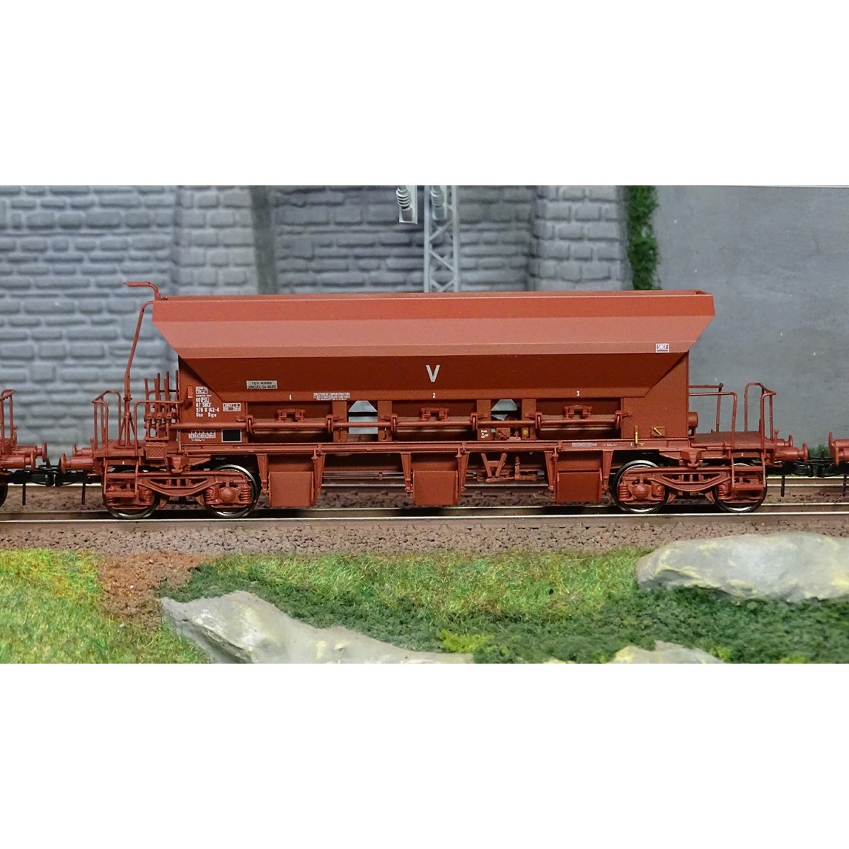 Ree modeles WB808 Set de 3 wagons trémie à Ballast F70 Uas, SNCF, INFRA V, ep. V-VI Ree Modeles WB-808 - 3