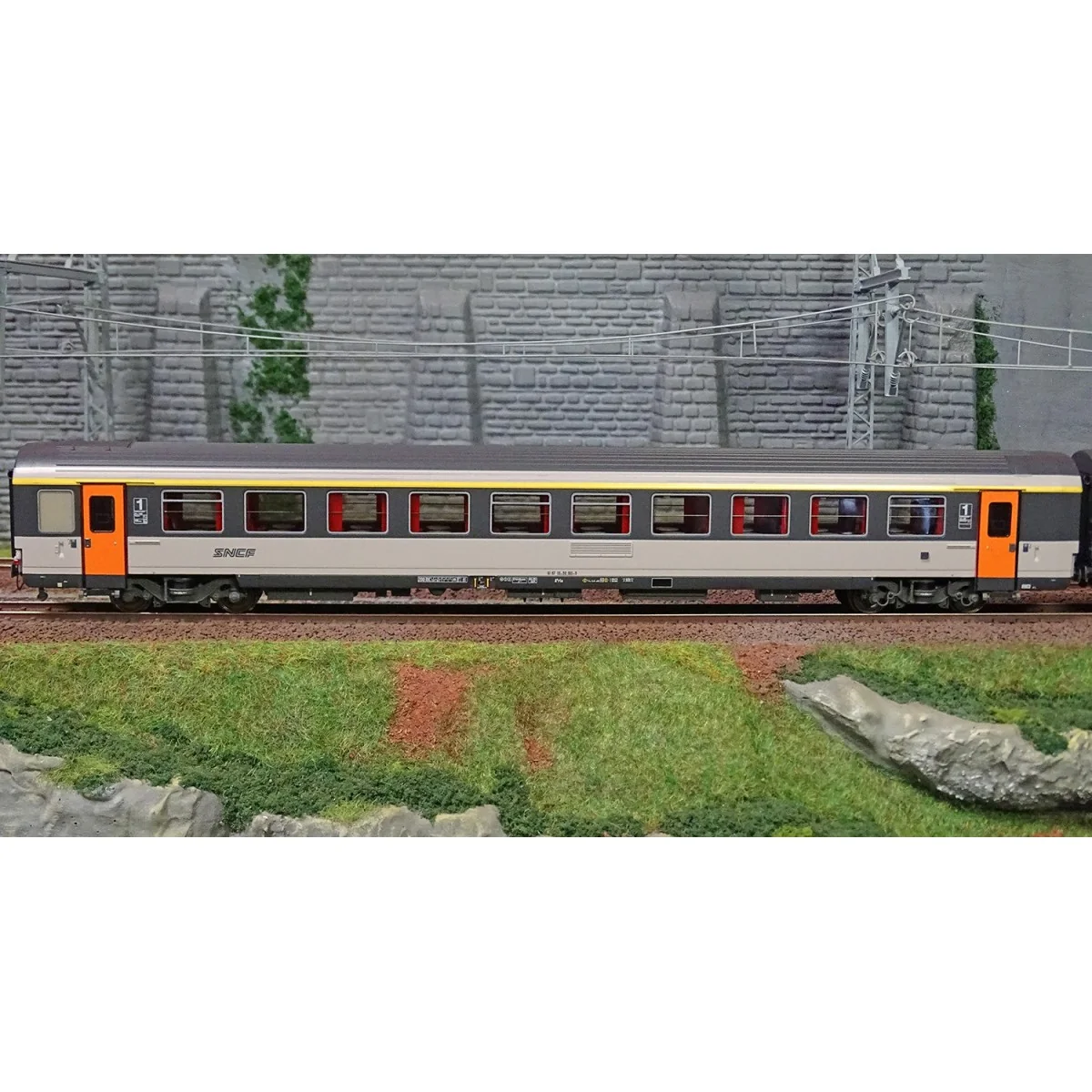 LS Models 40997 Set of 2 PLC coaches, charter, A10rtu, Corail liver...