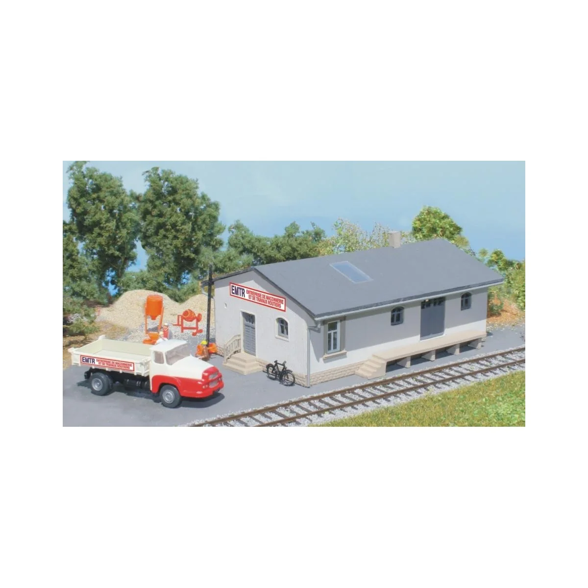 Sai 133 Maçonnerie EMTR, avec camion Unic et bétonneuse Sai Sai_133 - 1