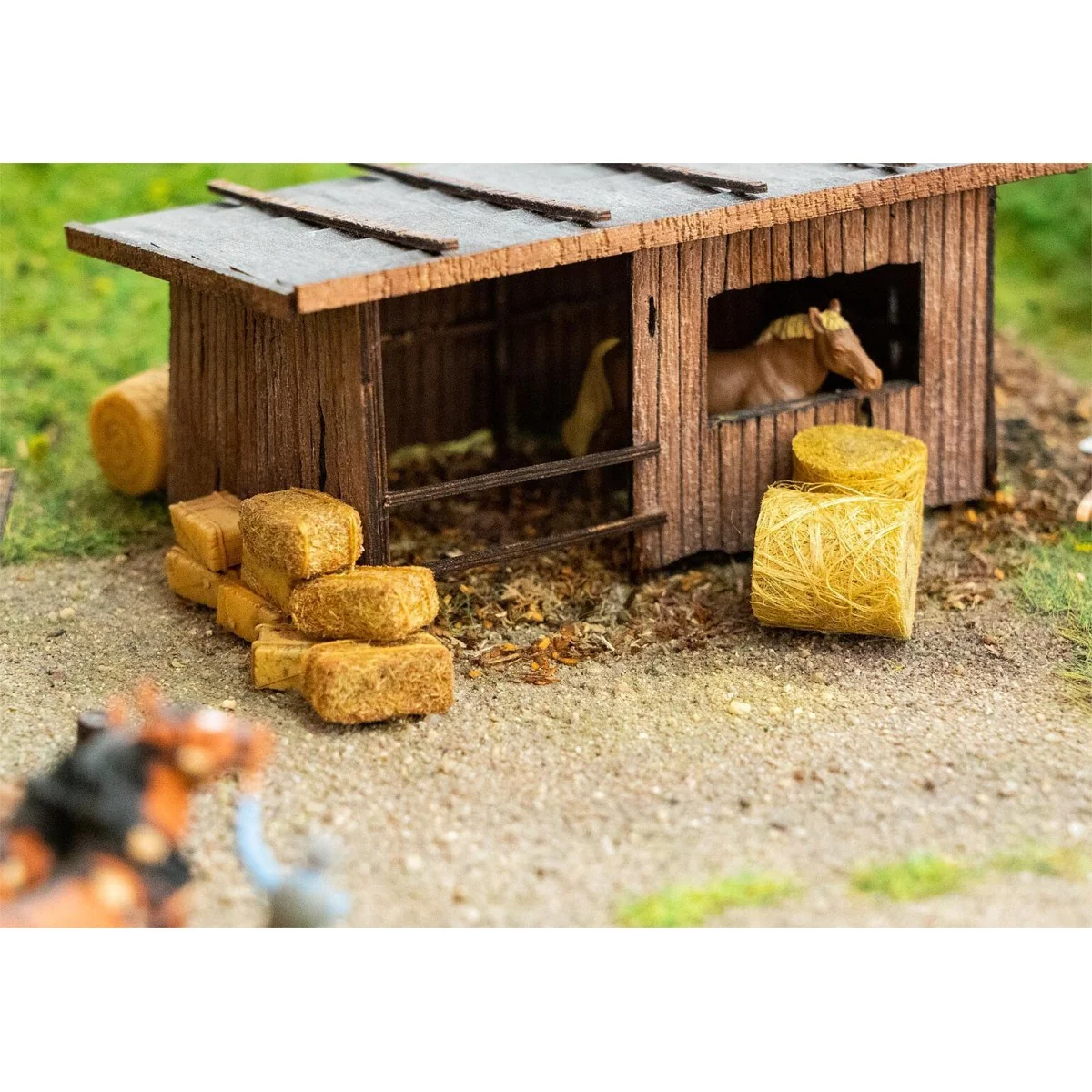 Faller 181286 Haystacks, 14 round and 18 square - Faller_181286