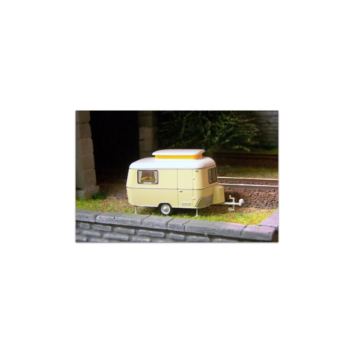 Sai 2693 Beige Eriba family caravan, stationary - Sai_2693F