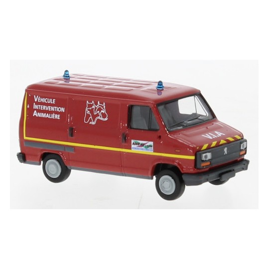 Sai_7177-Brekina 34926 Fourgon Peugeot J5 tôlé, Pompiers, véhicule intervention animalière