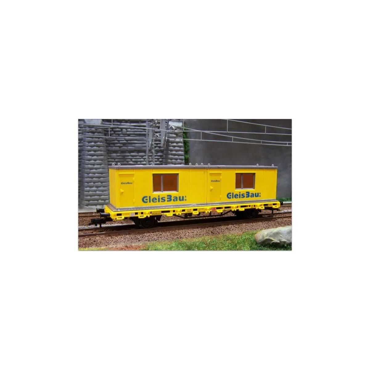 Kibri 26268 Flatbed workshop wagon with axles and site bungalow - K...