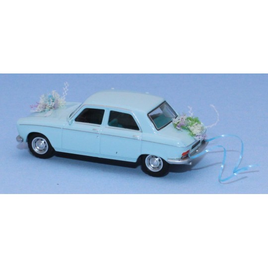 Sai_6265-SAI 6265 Peugeot 204 berline 1968, bleu pastel, voiture des mariés