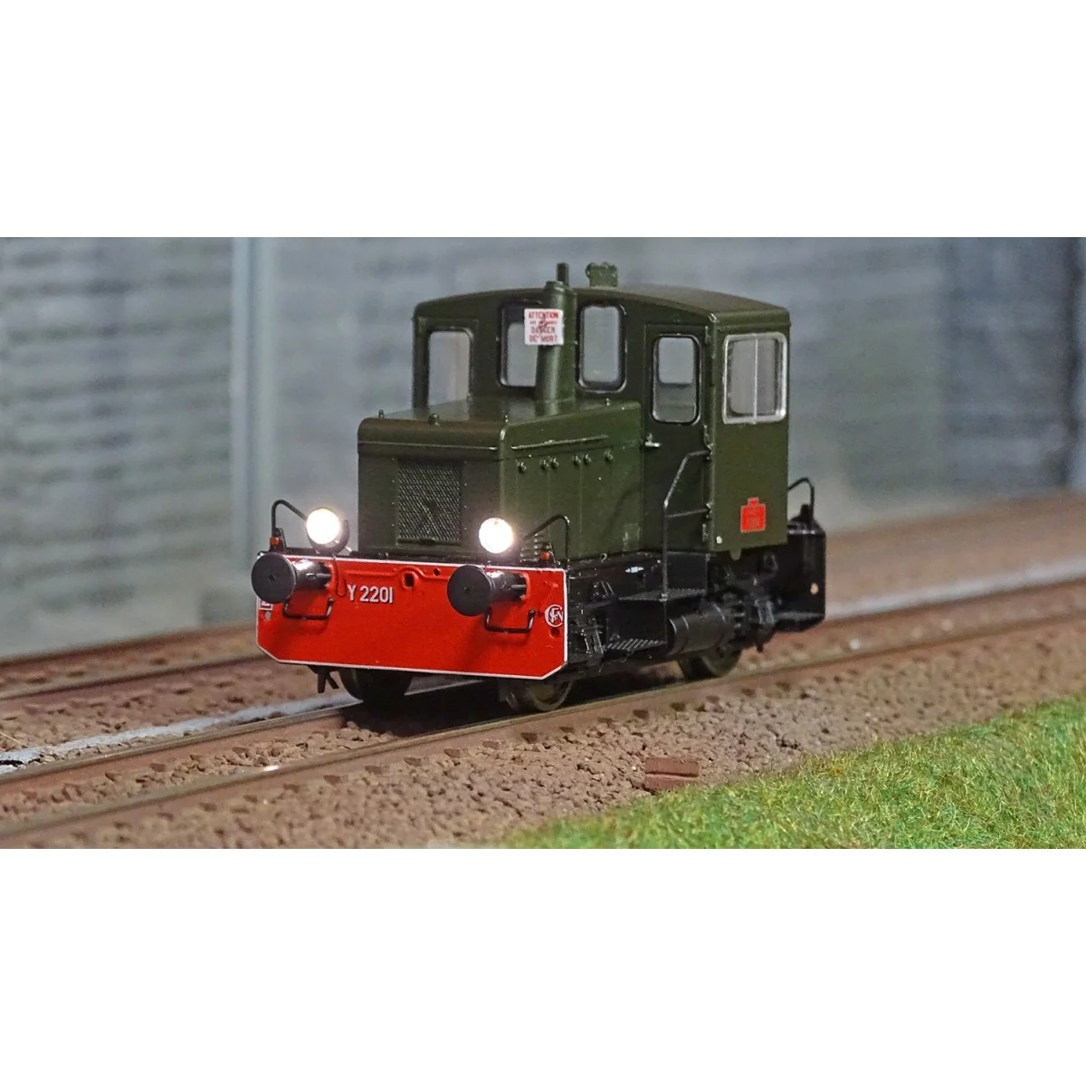 Ree Modeles MB221S Y2201 Diesel Locomotive, Original Green 306, Bla... Ree Modeles MB221S Y2201 Diesel Locomotive, Original Green 306, Bla...
