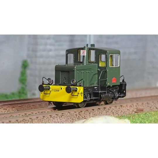 Ree Modeles MB223 Diesel shunting locomotive Y2269, Green 301, yell... MB-223-Ree Modeles MB223 Diesel shunting locomotive Y2269, Green 301, yellow sleepers, Southeast