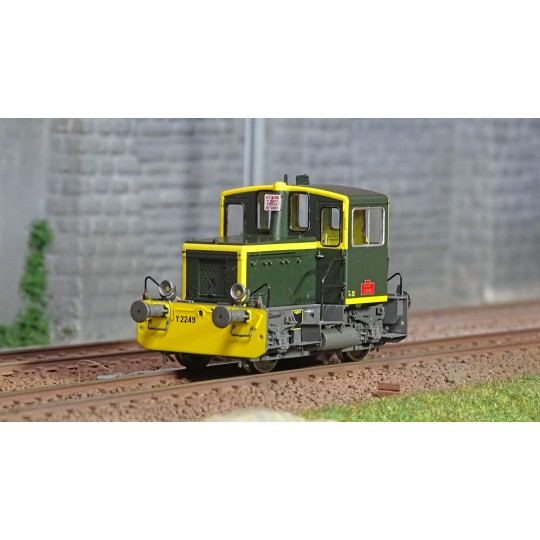 MB-224.S-Ree Modeles MB224S Locotracteur diesel Y2249, Vert 301, traverses et bandes jaunes, Est, digitale sonore