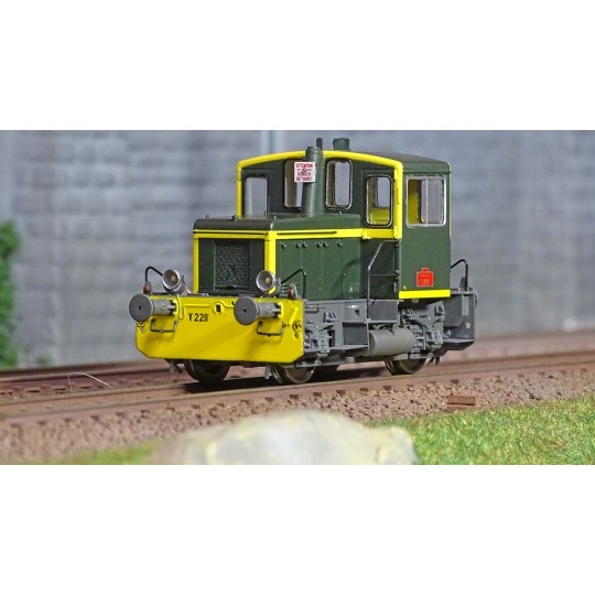 MB-225.S-Ree Modeles MB225S Locotracteur diesel Y2211, Vert 301, traverses et bandes jaunes, Sud-Est, digitale sonore