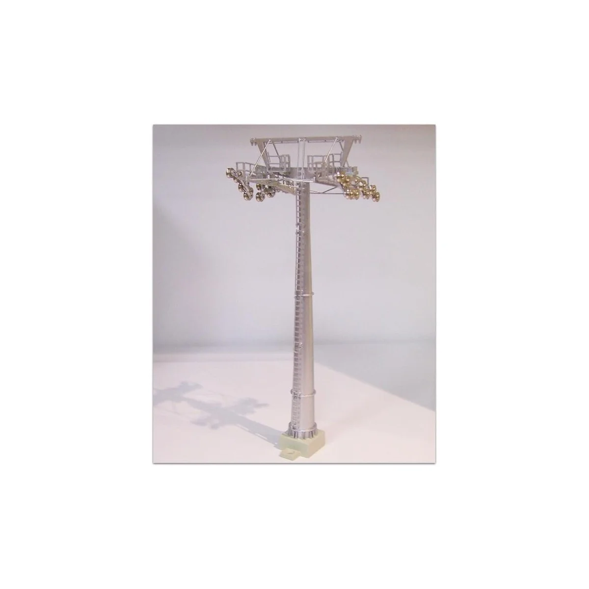 Jaegerndorfer 50500 Ski Lift, set of two 16cm pylons - Jaegerndorfe...