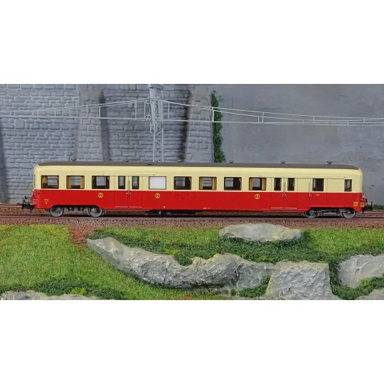 R37_HO41251-R37 HO41251 Remorque d'autorail ZS 17115, remorque pilote, 2ème classe, SNCF, rouge et crème, ep. III