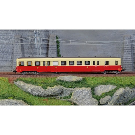 R37_HO41252-R37 HO41252 Remorque d'autorail ZS 17206, remorque pilote, 1ère /2ème classe, SNCF, rouge et crème, ep. III