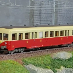 R37 HO41253 Remorque d'autorail ZR 27110, 2ème classe, SNCF, rouge et crème, ep. III Rail 37 - R37 R37_HO41253 - 1