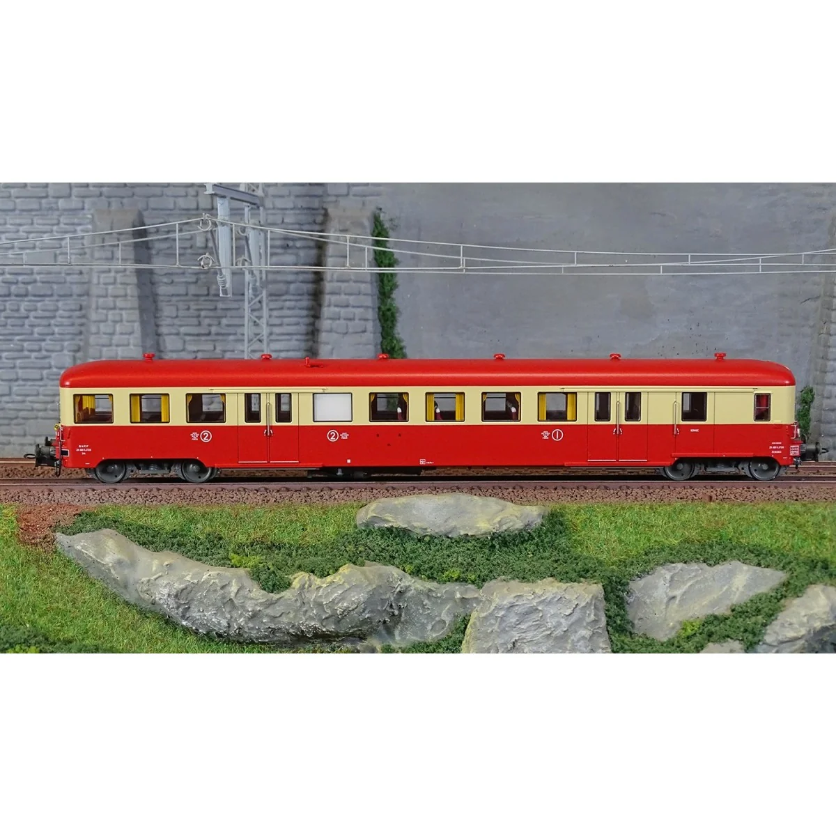 R37 HO41257 Remorque d'autorail ZR ABD X 17201, remorque pilote, 1ère/2ème classe, SNCF, rouge et crème, toit rouge, ep. IV Rail