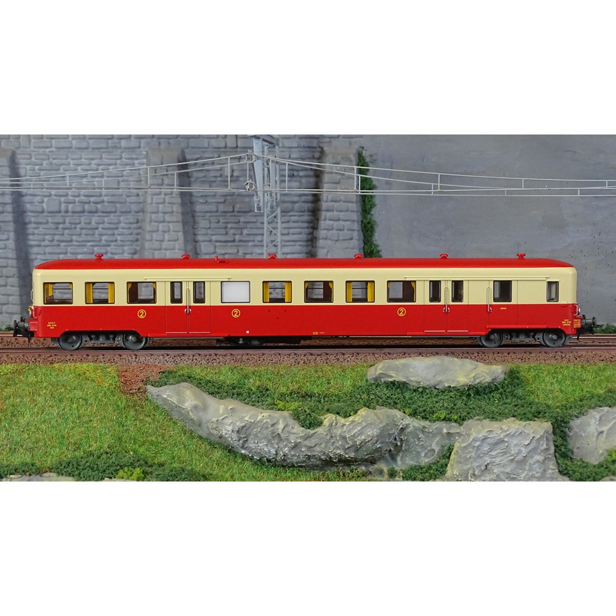 R37 HO41264 ZR BD 27135 railcar trailer, 2nd class, SNCF, red and c...