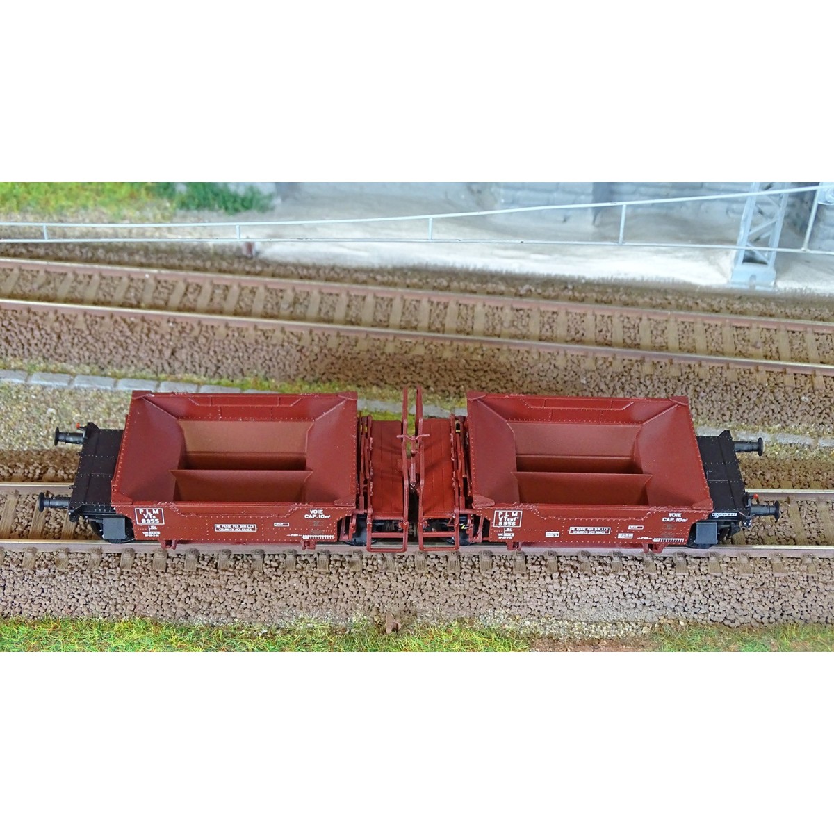 R37 HO43101 Coupling of ballast wagons, VTswf2 8956-55, PLM, ep. II...