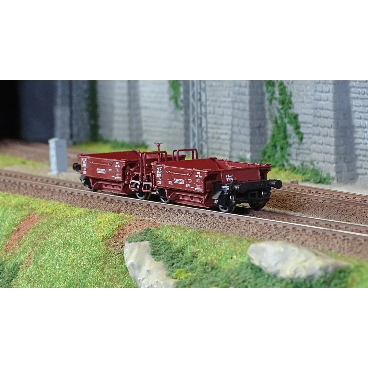 R37 HO43101 Coupling of ballast wagons, VTswf2 8956-55, PLM, ep. II