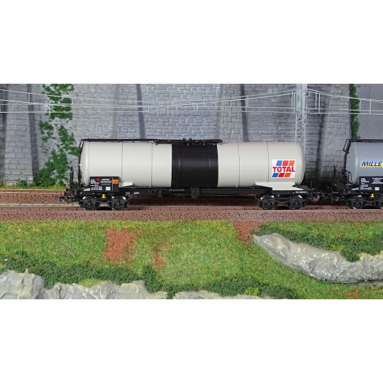Piko_97306-Piko 97306 Set of 2 bogie tank wagons, SNCF, Millet - Total