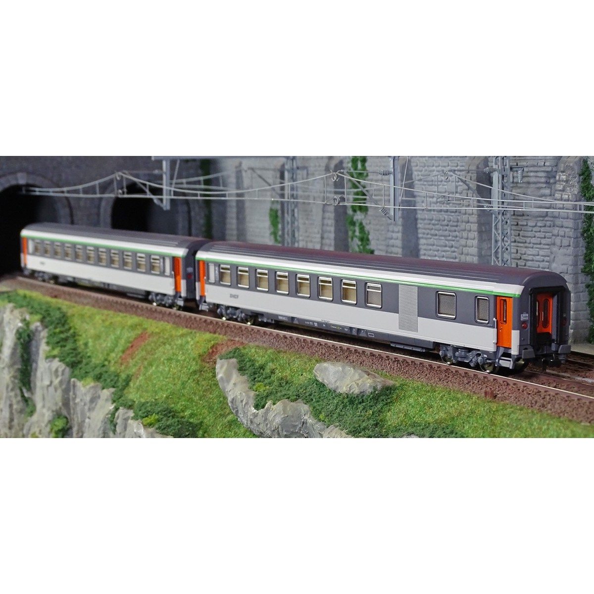 Piko 97310 Set of 2 Corail VU passenger cars, 2nd class, SNCF - Pik...