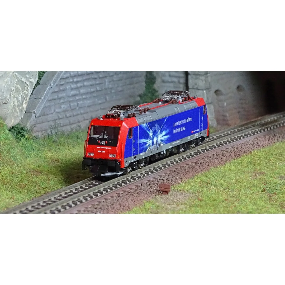 Fleischmann 738881 Electric locomotive 484 011-2, SBB Cargo, N scal... Fleischmann 738881 Electric locomotive 484 011-2, SBB Cargo, N scal...