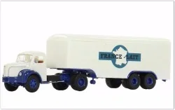 Sai 2559 Berliet TLR 8 panel van semi-trailer truck, France Lait - ...