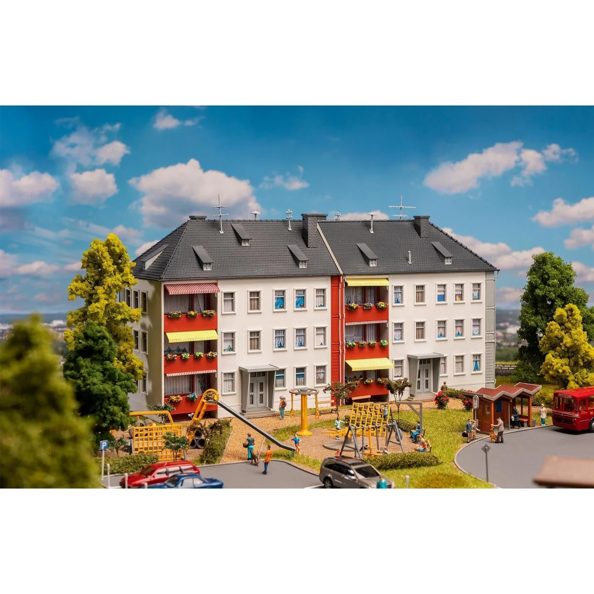Faller 190084 Model Kit, Promotional Set Residential Complex Faller 190084 Model Kit, Promotional Set Residential Complex