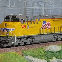 Trix 25440 Diesel locomotive type GE ES44AC 7495, Union Pacific Rai...
