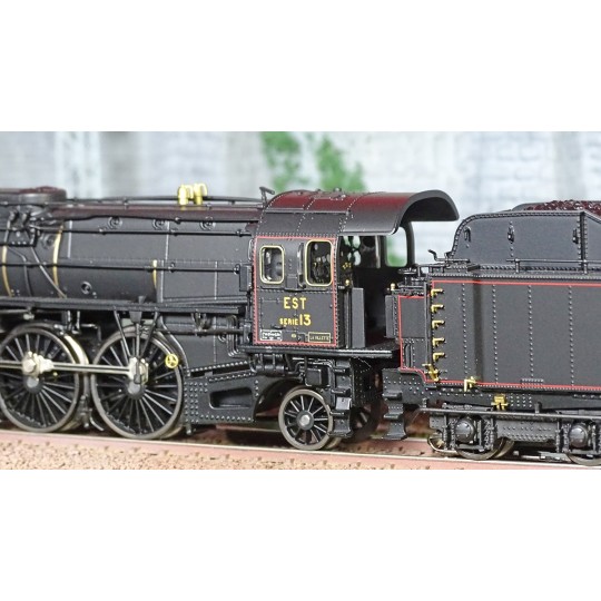 Trix_25241-Trix 25241 Class 13 (241-A) EST Steam Locomotive for express trains, digital sound