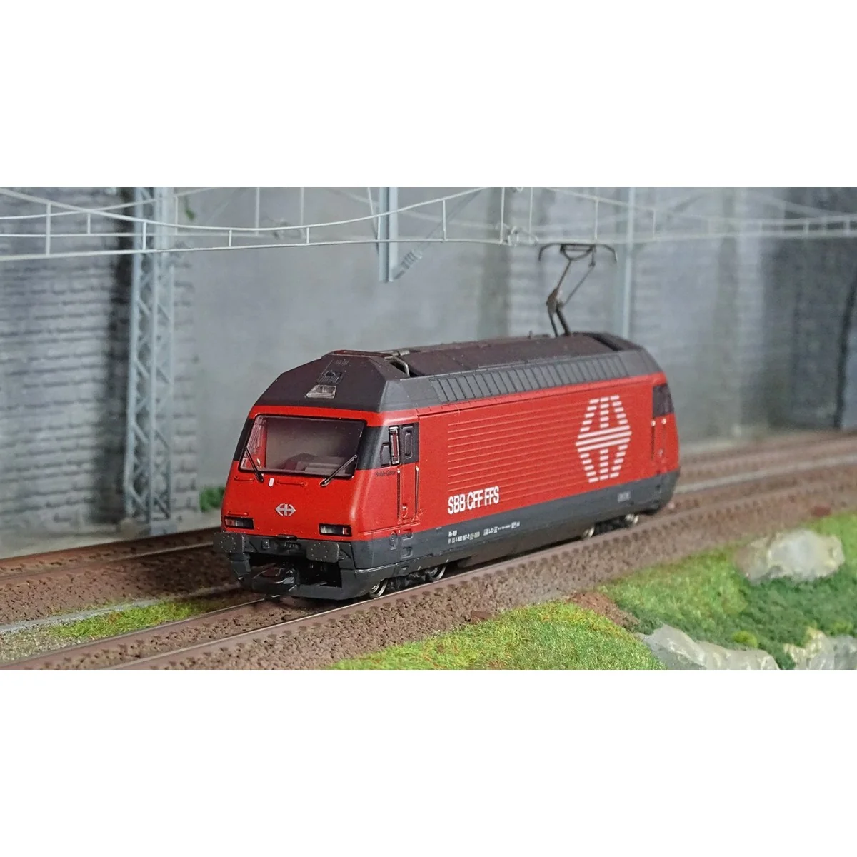 Trix 22624 Re 460 Electric Locomotive, SBB/CFF/FFS, Digital Sound Trix 22624 Re 460 Electric Locomotive, SBB/CFF/FFS, Digital Sound