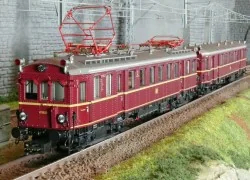 Trix 25853 ET 85 Electric Railcar with ES 85 Driving Car, DB, Digit...