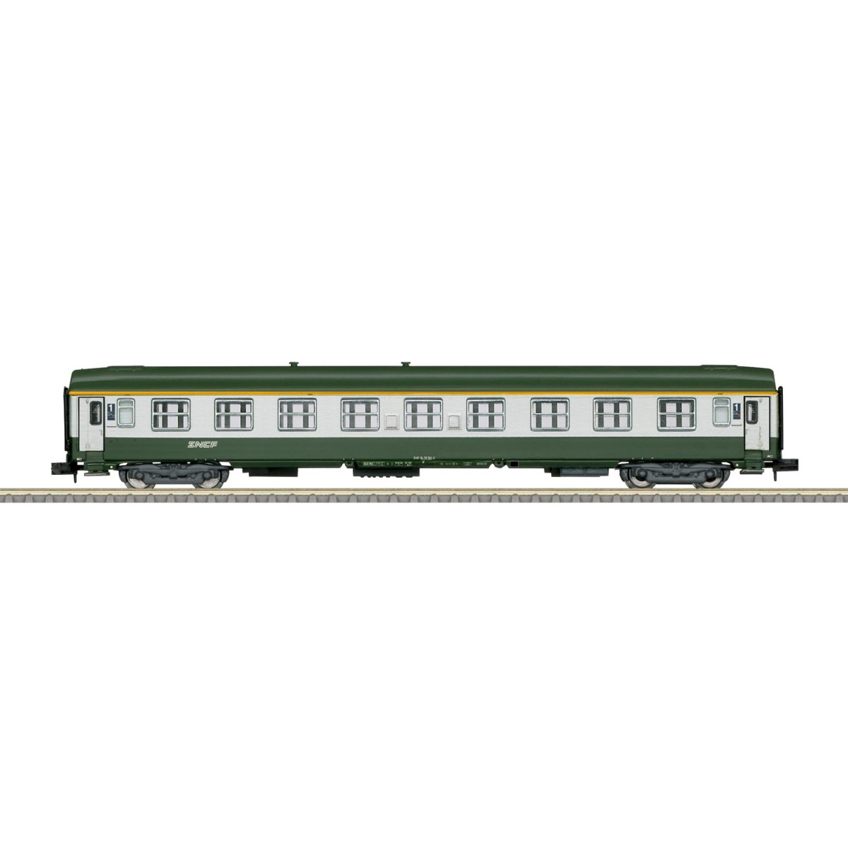 MiniTrix 18464 A9 Main Line Coach, SNCF, N Scale - Trix_18464