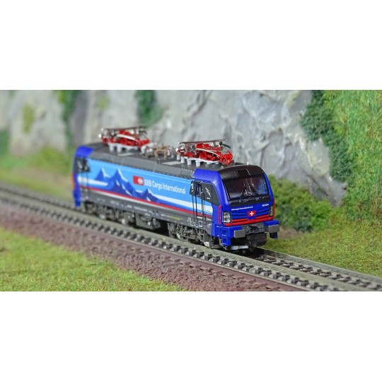 Trix_16832-MiniTrix 16832 Vectron Class 193 Electric Locomotive, SBB Cargo International, N scale