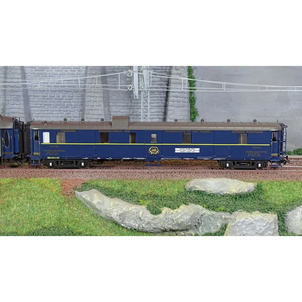 Marklin 42470 Set of 6 Pullman "Edelweiss" coaches, CIWL Marklin 42470 Set of 6 Pullman "Edelweiss" coaches, CIWL